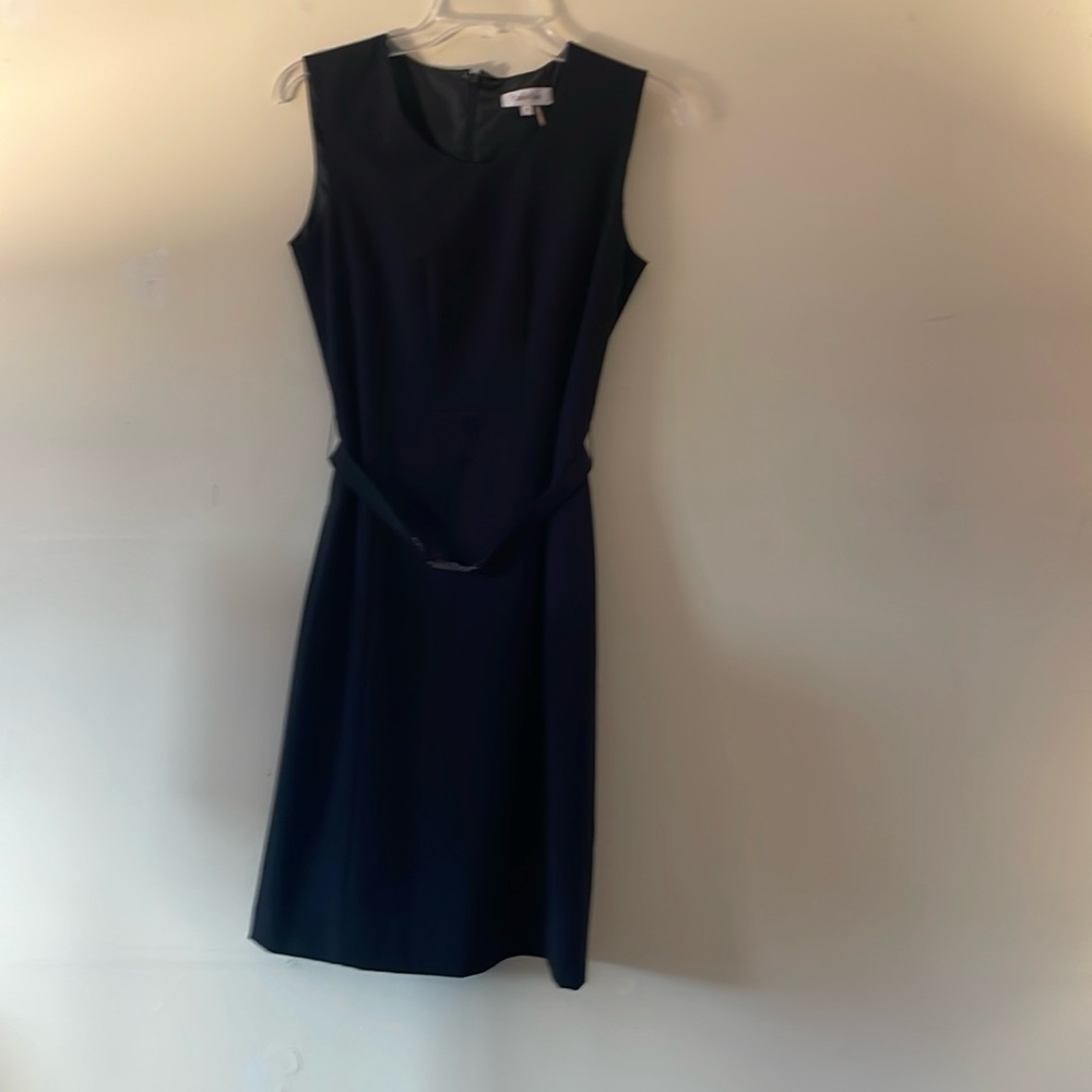 Calvin Klein Size 0 Gray‎ Belted Business Sheath Dress.
